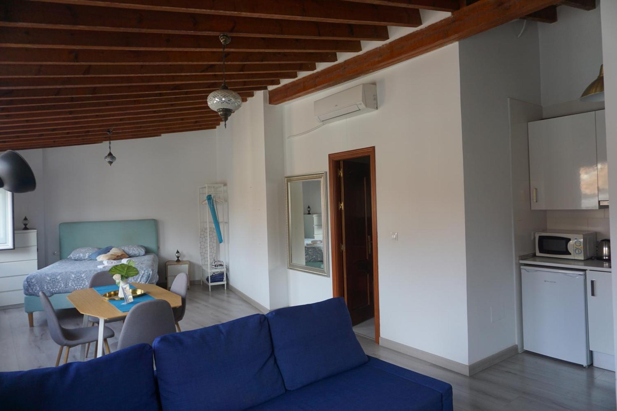 Apartamentos Mediterranea Centro Малага Экстерьер фото