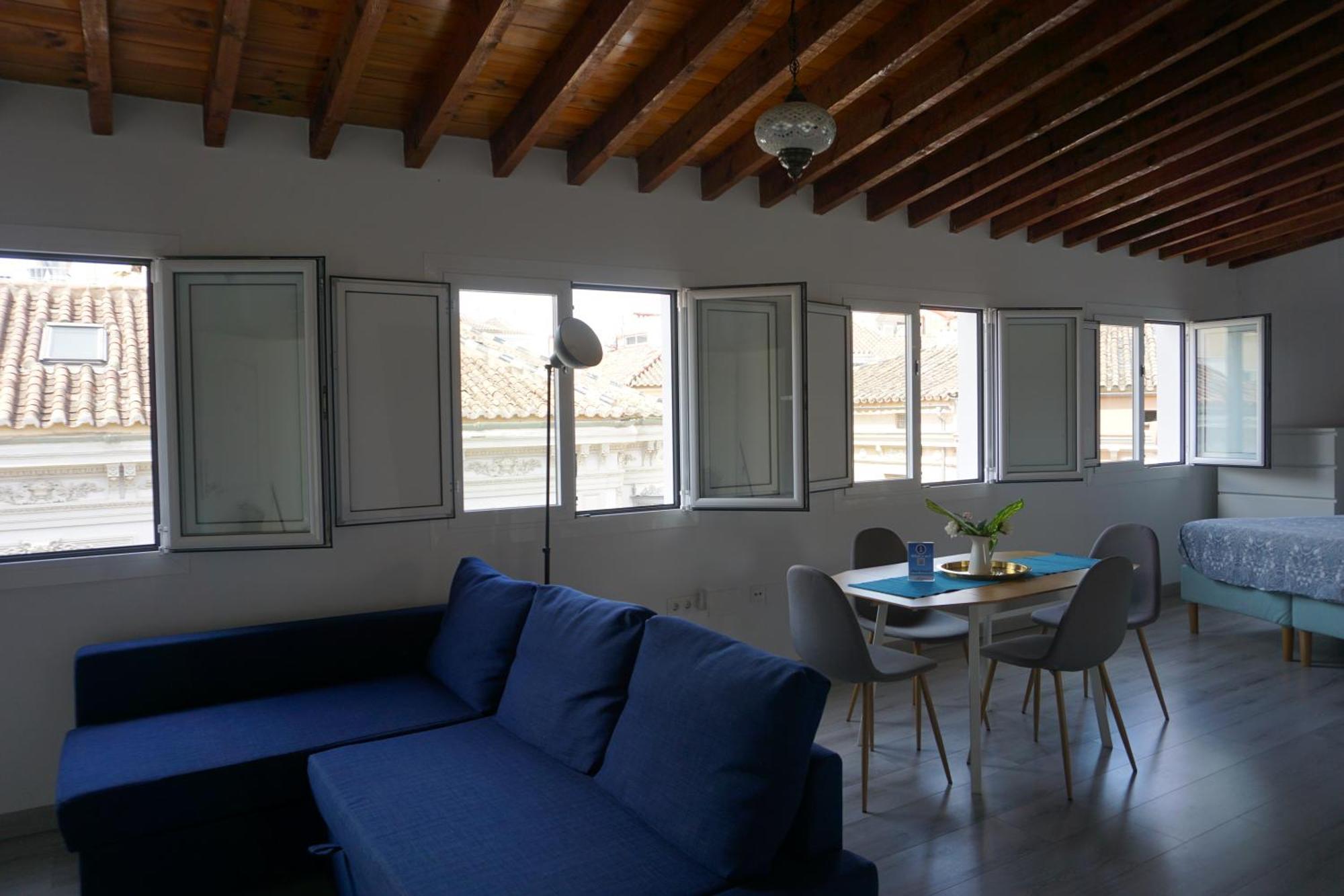 Apartamentos Mediterranea Centro Малага Экстерьер фото