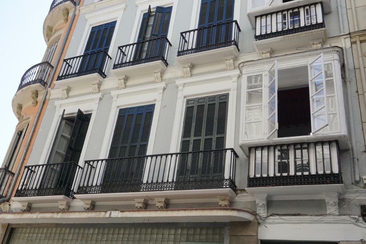 Apartamentos Mediterranea Centro Малага Экстерьер фото