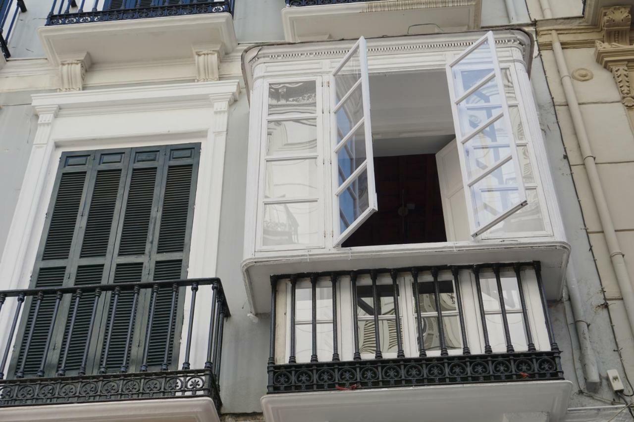 Apartamentos Mediterranea Centro Малага Экстерьер фото